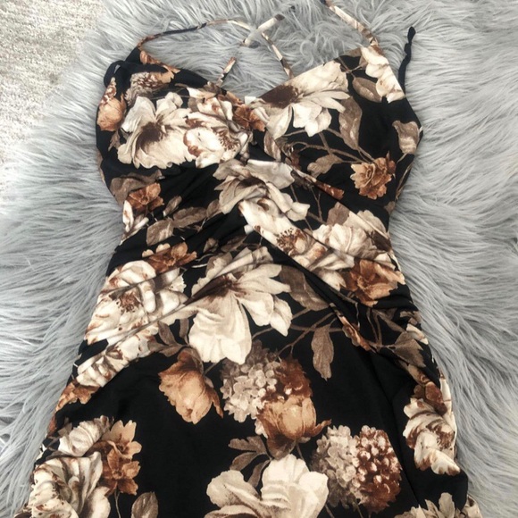 Brown floral spaghetti strap dress.Like new size M - Picture 1 of 1